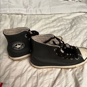 Converse high tops leather w/ fleece lined size 6.5 dark blue with cream colored